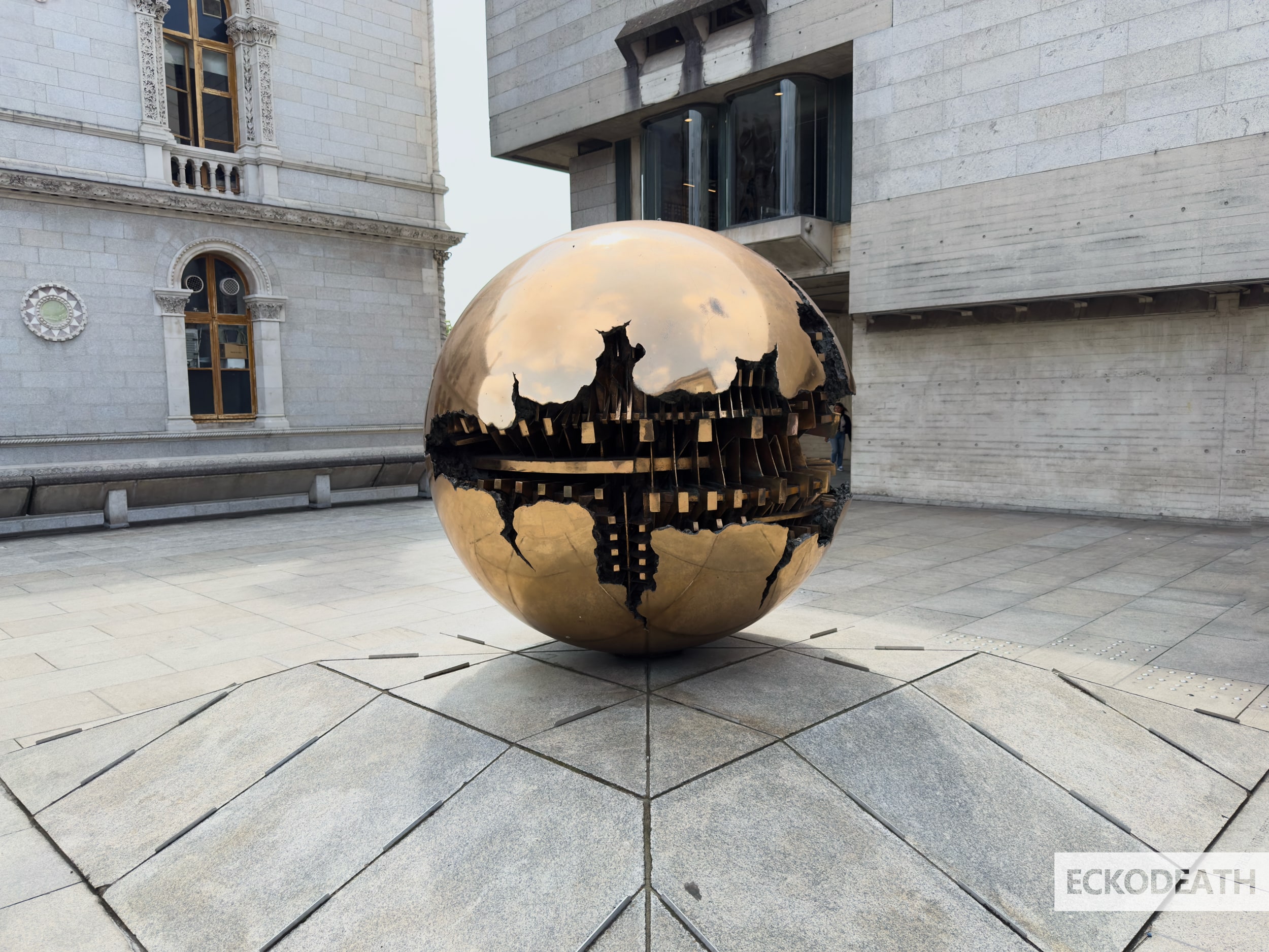 Image un peu plus large que le texte