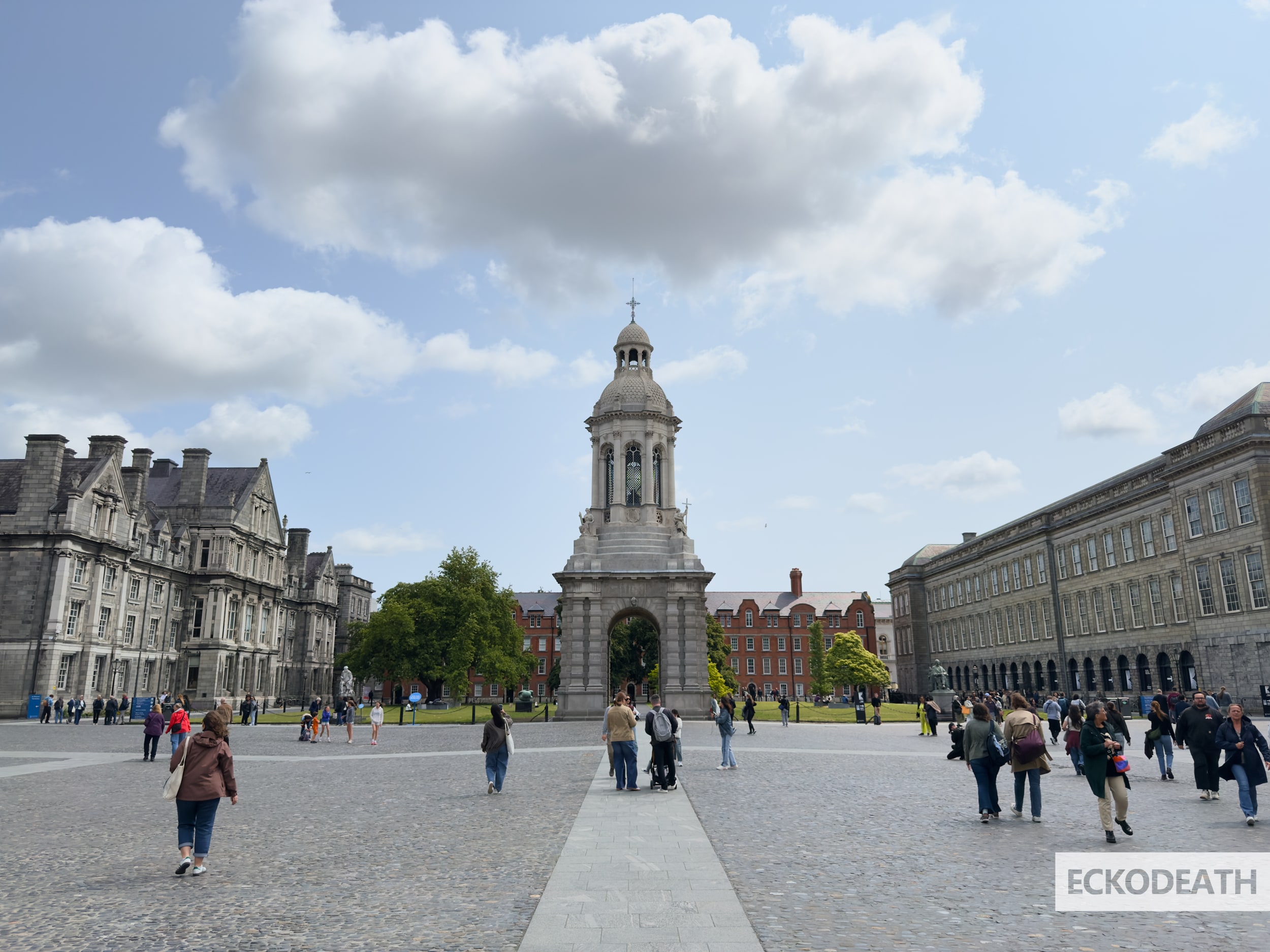 Image un peu plus large que le texte