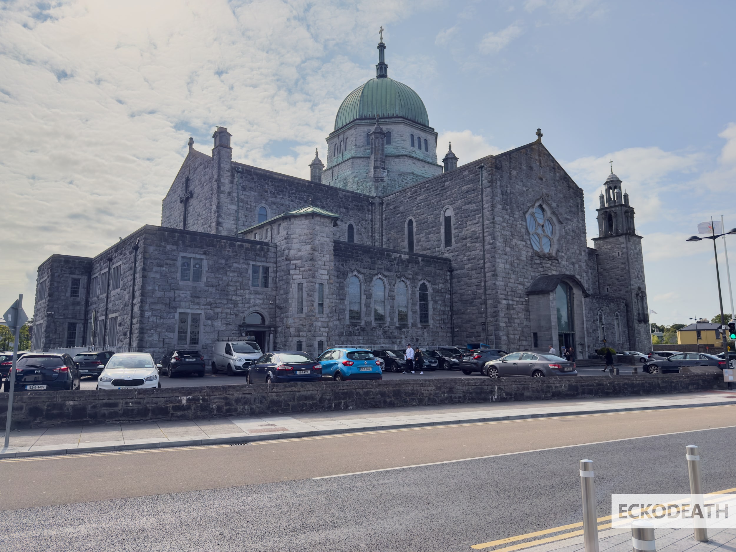 Image un peu plus large que le texte