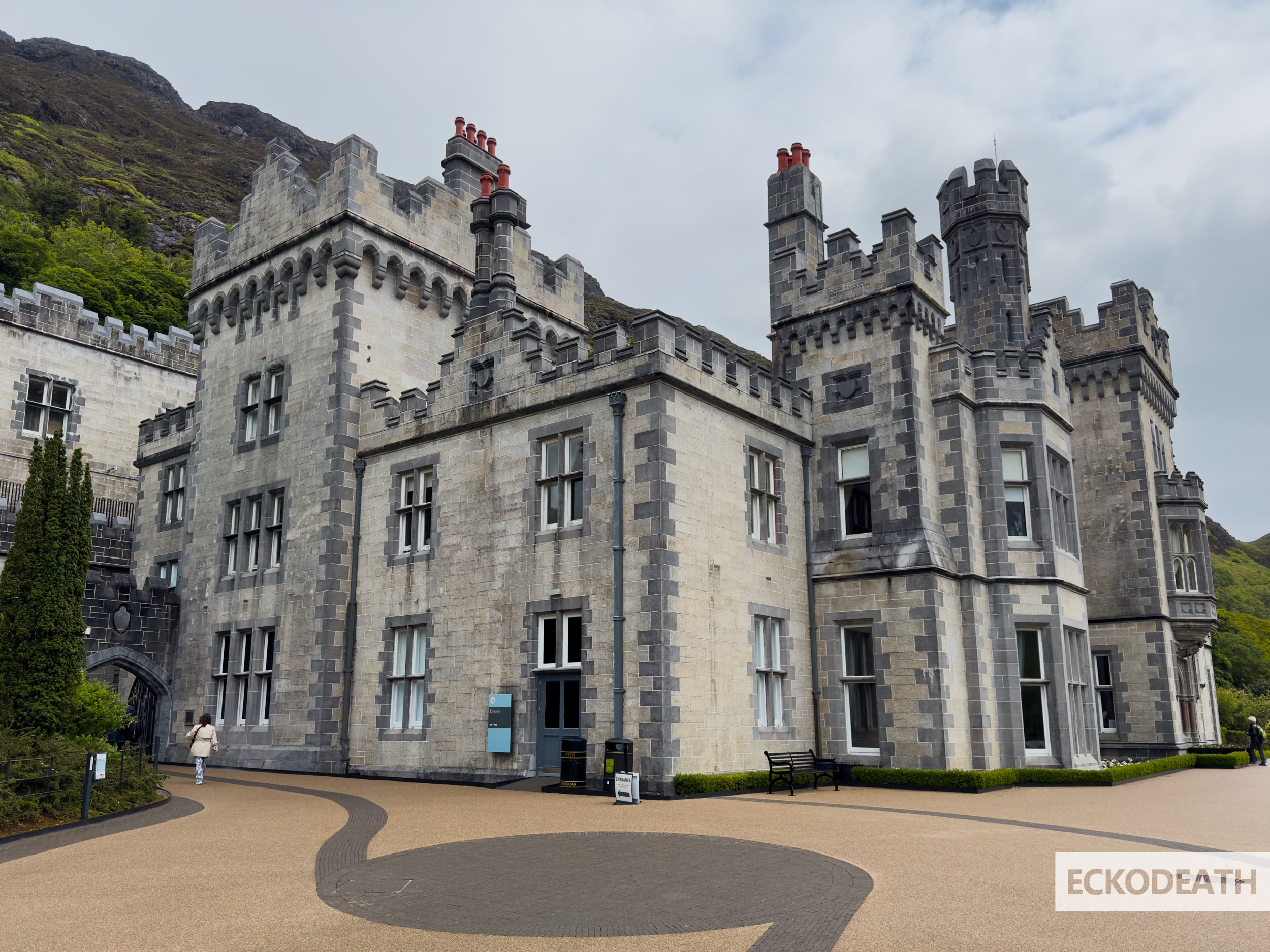 Image un peu plus large que le texte