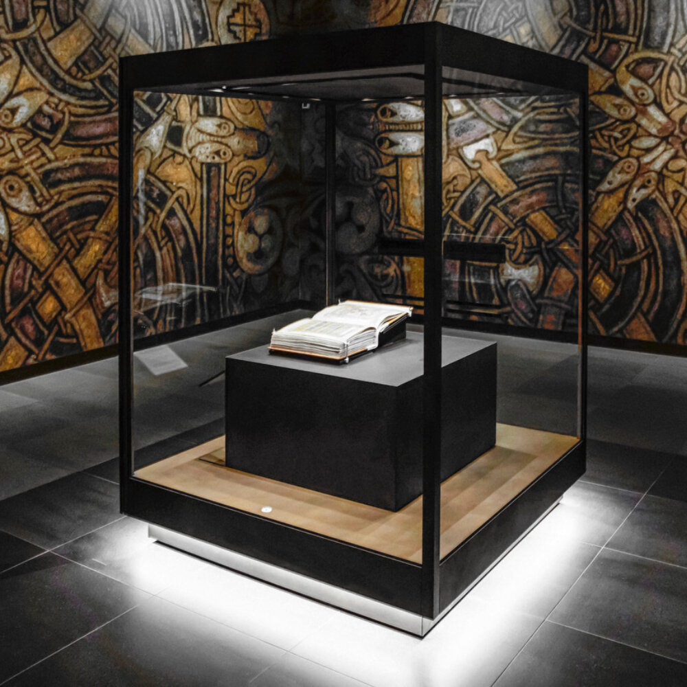 Image un peu plus large que le texte