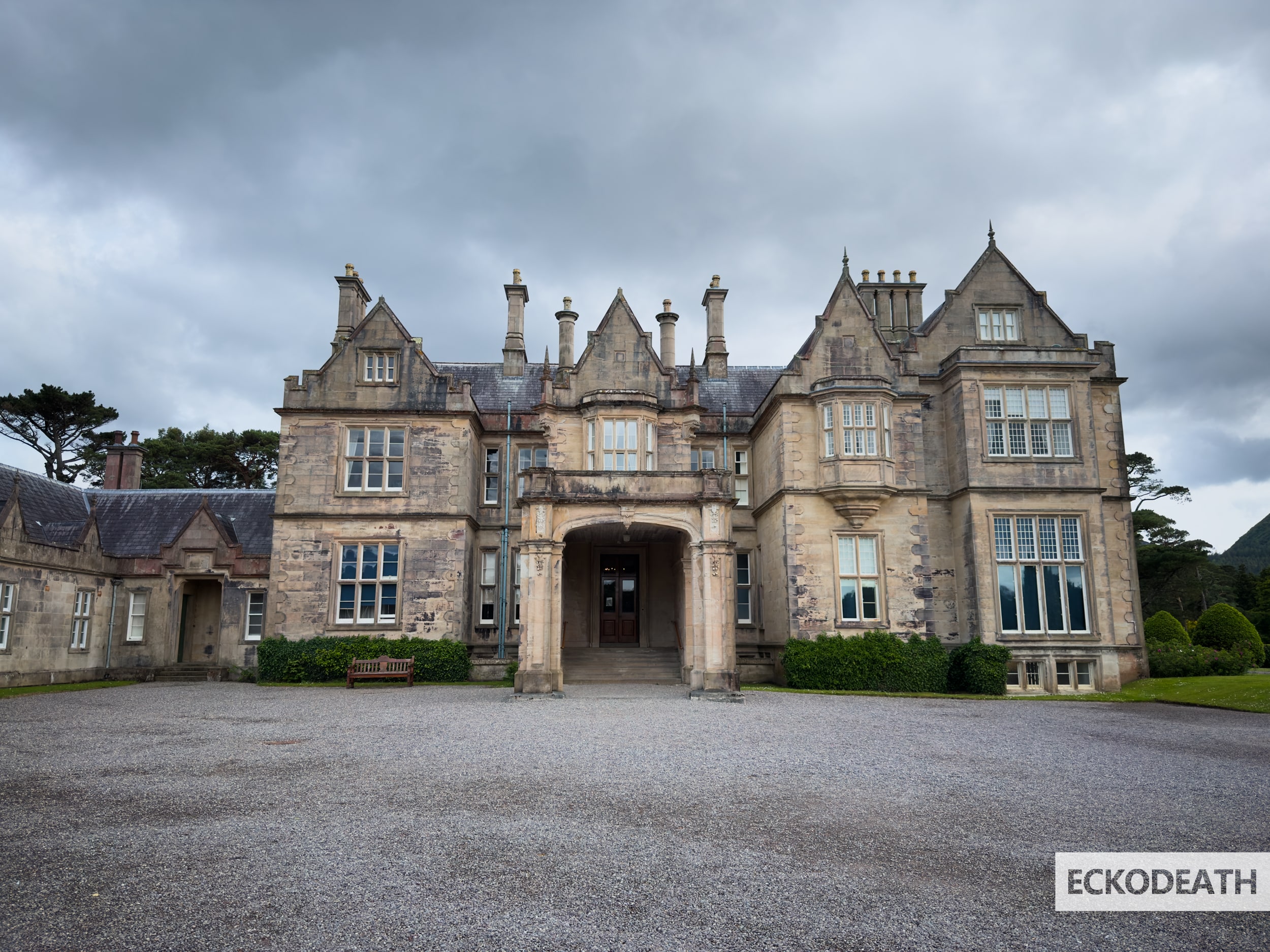 Image un peu plus large que le texte